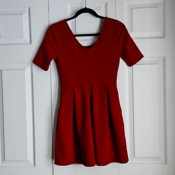 Lush Burgundy Ribbed Skater Style Dress Size Medium w/Pockets - Picture 5 of 5